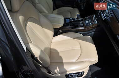 Седан Audi A8 2012 в 
