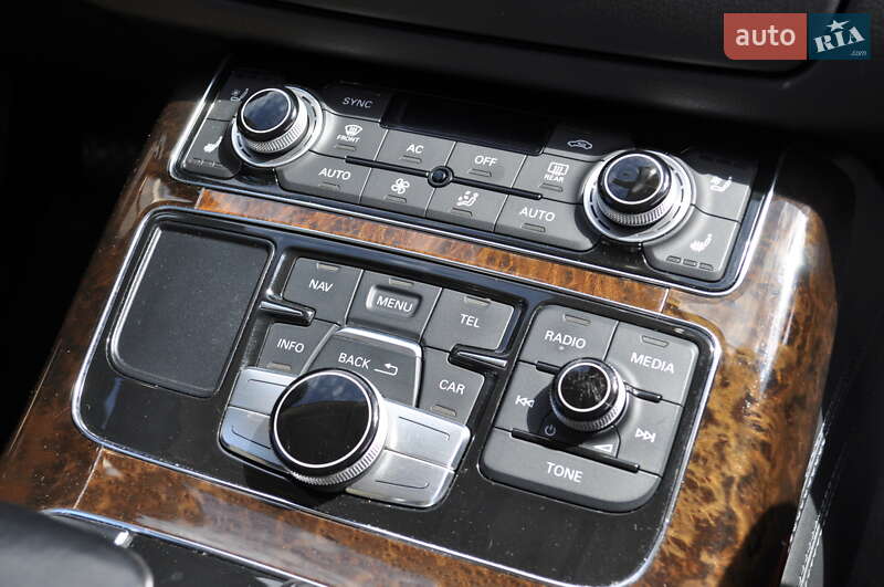 Седан Audi A8 2012 в Киеве