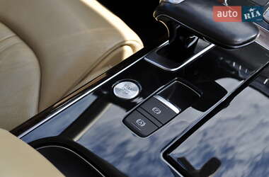Седан Audi A8 2012 в 