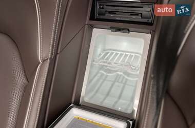 Седан Audi A8 2012 в 