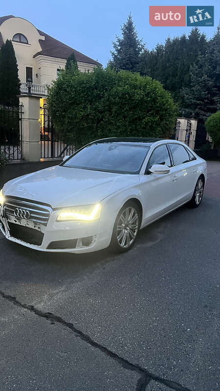 Седан Audi A8 2013 в 