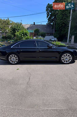 Седан Audi A8 2017 в 