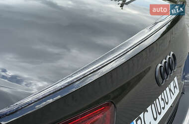 Седан Audi A8 2012 в 