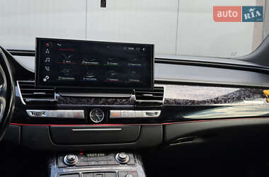 Седан Audi A8 2012 в 
