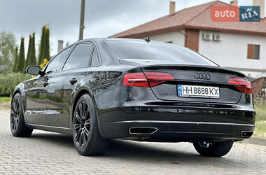 Седан Audi A8 2015 в 