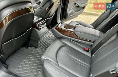 Седан Audi A8 2015 в 