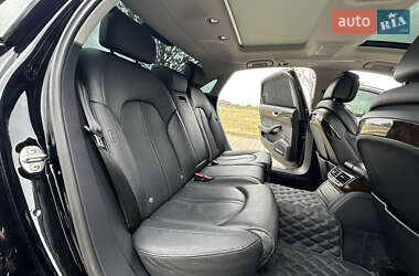 Седан Audi A8 2015 в 