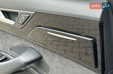 Седан Audi A8 2015 в 
