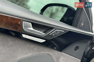 Седан Audi A8 2015 в 