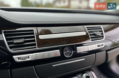 Седан Audi A8 2015 в 