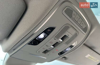Седан Audi A8 2015 в 