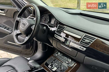 Седан Audi A8 2015 в 