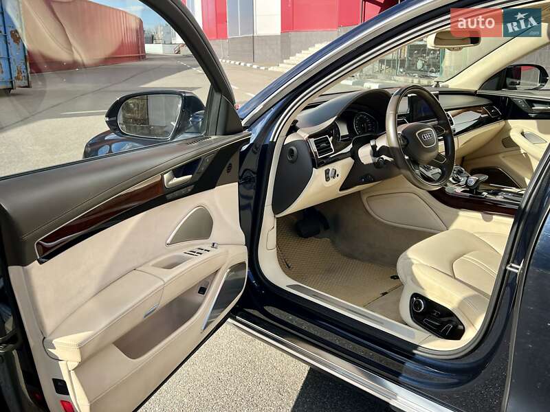 Седан Audi A8 2010 в Киеве