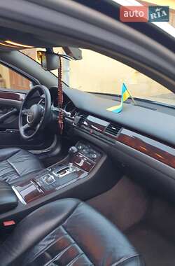 Седан Audi A8 2004 в 