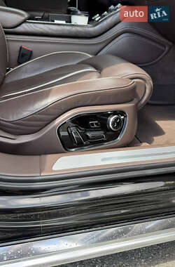 Седан Audi A8 2012 в 