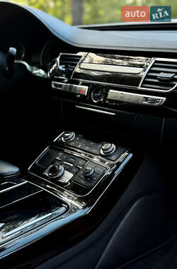 Седан Audi A8 2012 в 