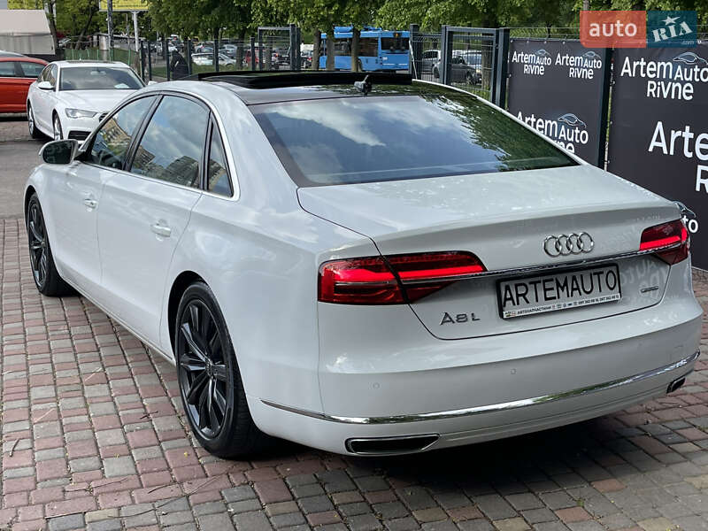 Седан Audi A8 2016 в Ровно