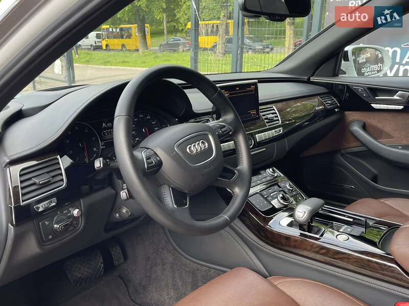 Седан Audi A8 2016 в Ровно