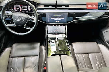 Седан Audi A8 2017 в 