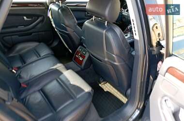 Седан Audi A8 2004 в 