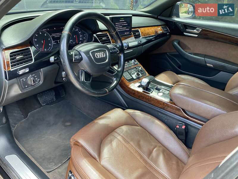 Седан Audi A8 2013 в Николаеве