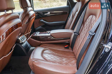 Седан Audi A8 2016 в 