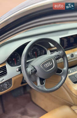 Седан Audi A8 2013 в 