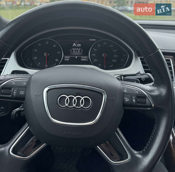 Седан Audi A8 2013 в Києві