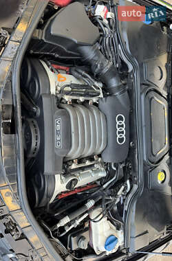 Седан Audi A8 2004 в 