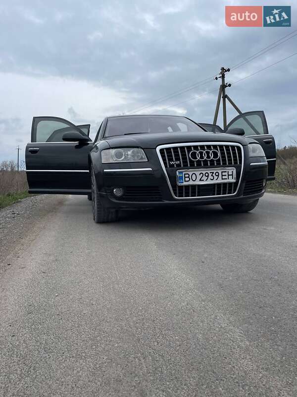 Седан Audi A8 2004 в Хоросткові