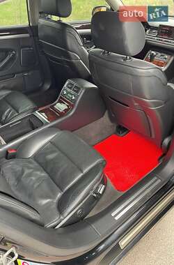 Седан Audi A8 2004 в 