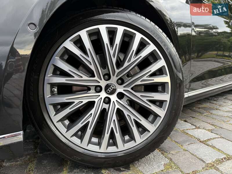 Седан Audi A8 2021 в Киеве