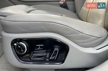 Седан Audi A8 2013 в 