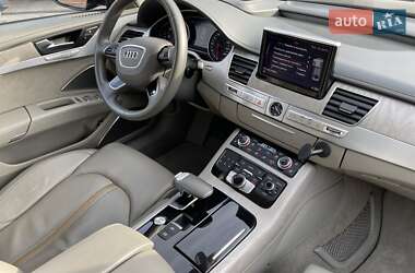 Седан Audi A8 2013 в 
