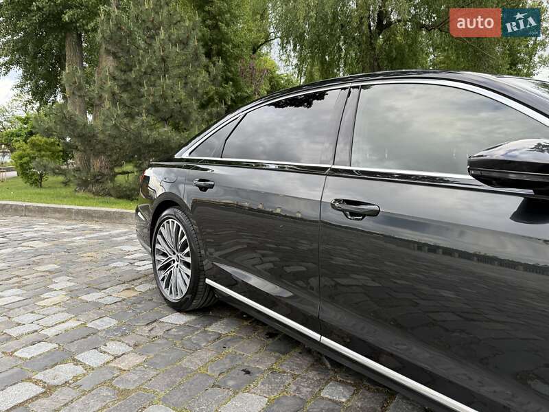 Седан Audi A8 2021 в Киеве