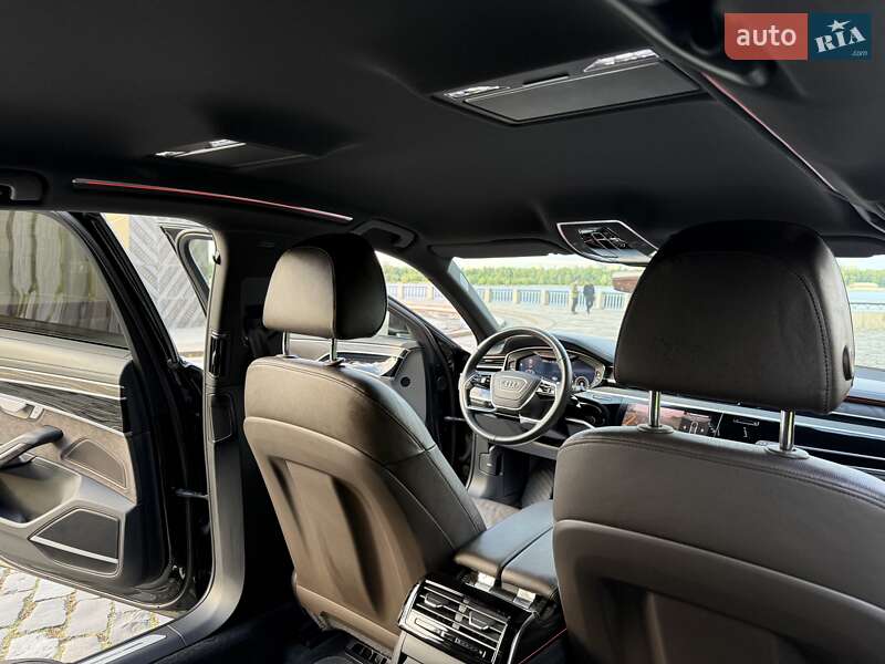 Седан Audi A8 2021 в Киеве