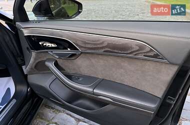 Седан Audi A8 2021 в 