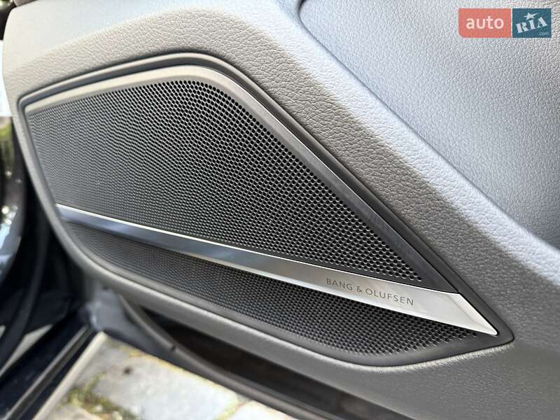 Седан Audi A8 2021 в Киеве