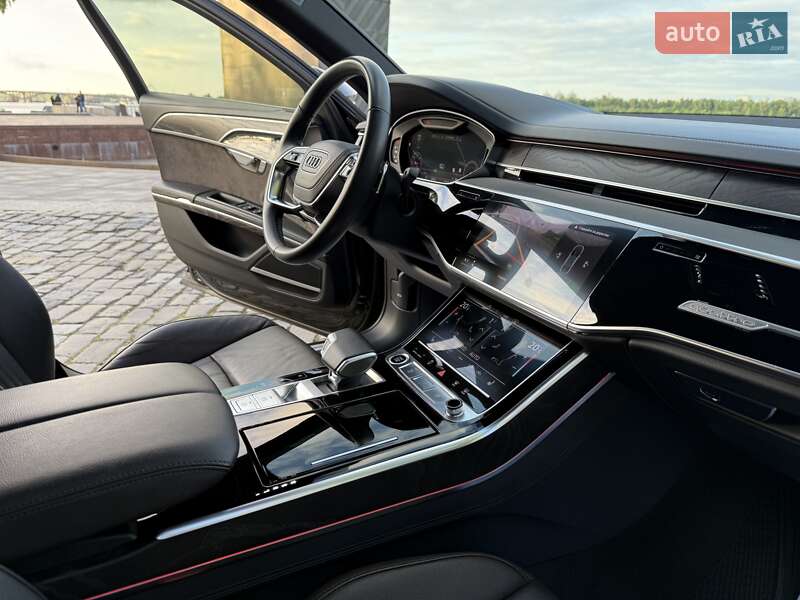Седан Audi A8 2021 в Киеве