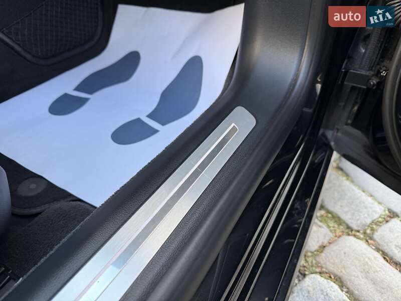 Седан Audi A8 2021 в Киеве