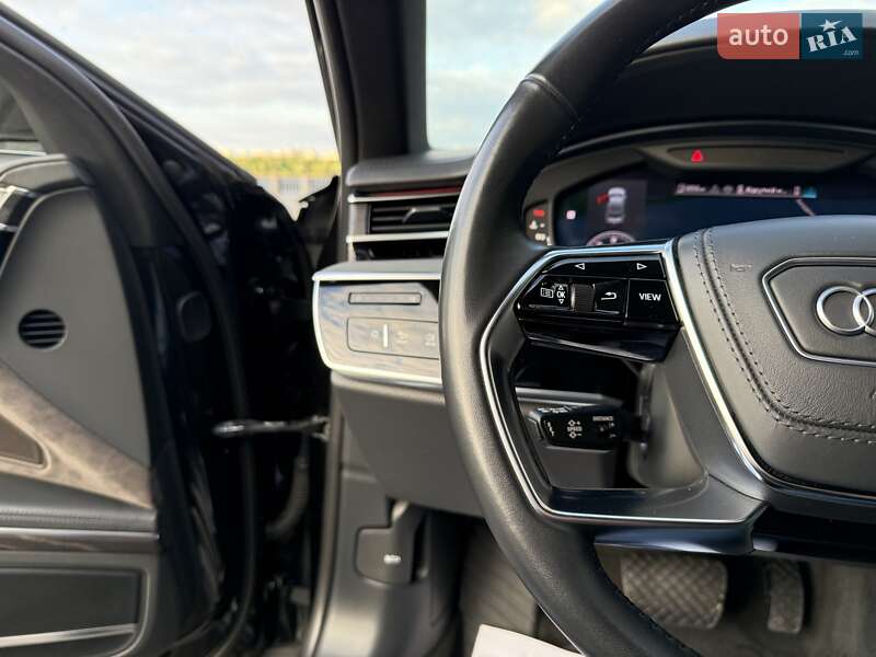 Седан Audi A8 2021 в Киеве
