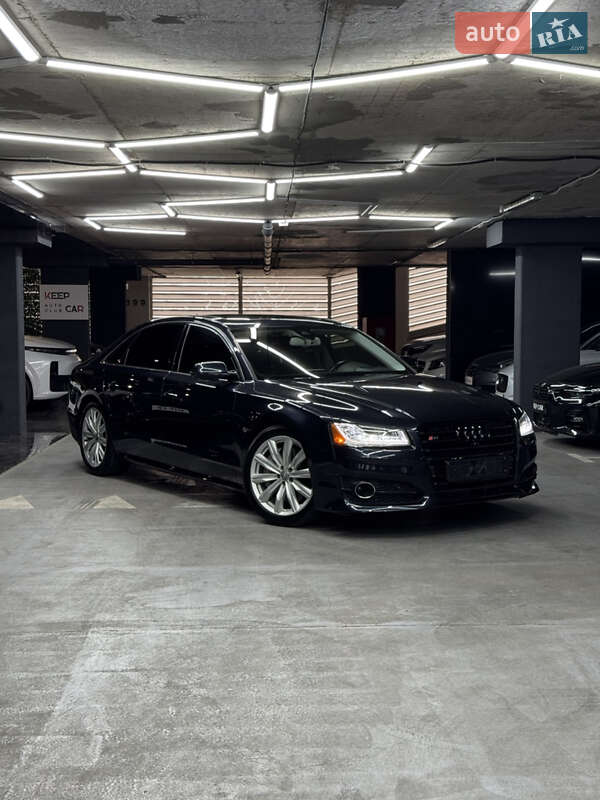 Седан Audi A8 2016 в 