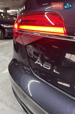 Седан Audi A8 2016 в 