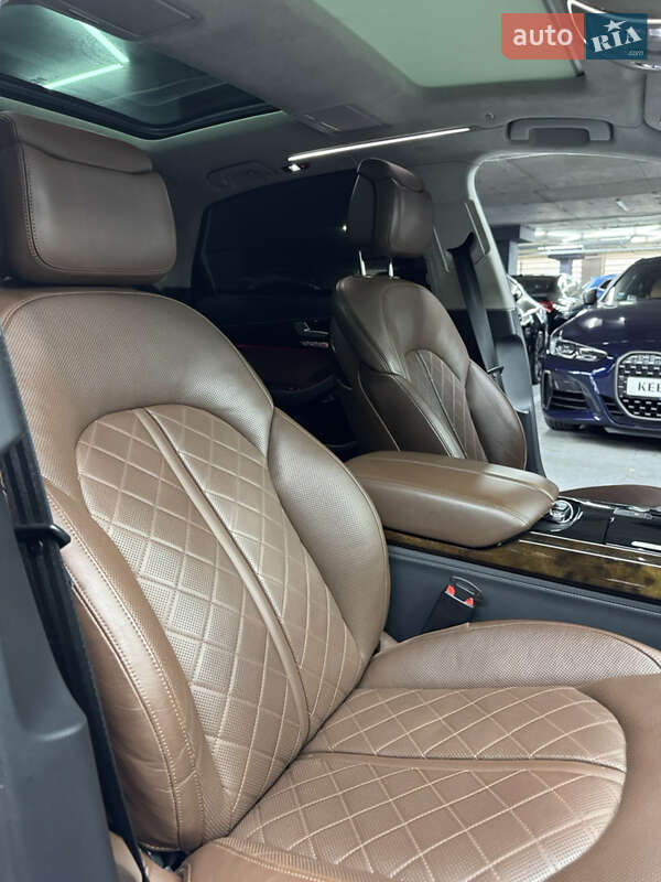 Седан Audi A8 2016 в Одессе