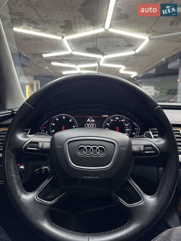 Седан Audi A8 2016 в Одессе