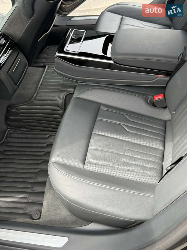 Седан Audi A8 2019 в Дніпрі