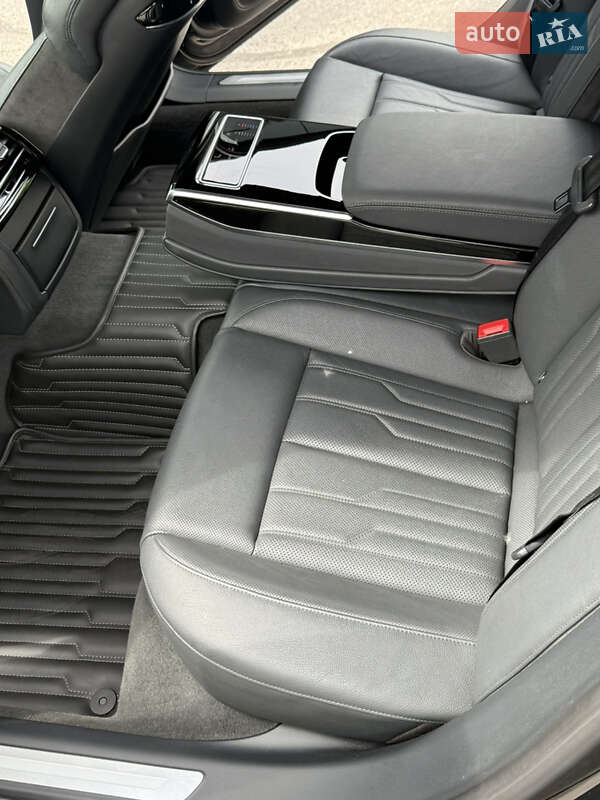 Седан Audi A8 2019 в Дніпрі