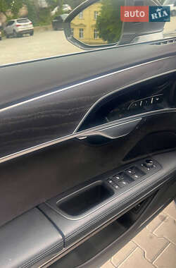 Седан Audi A8 2019 в 