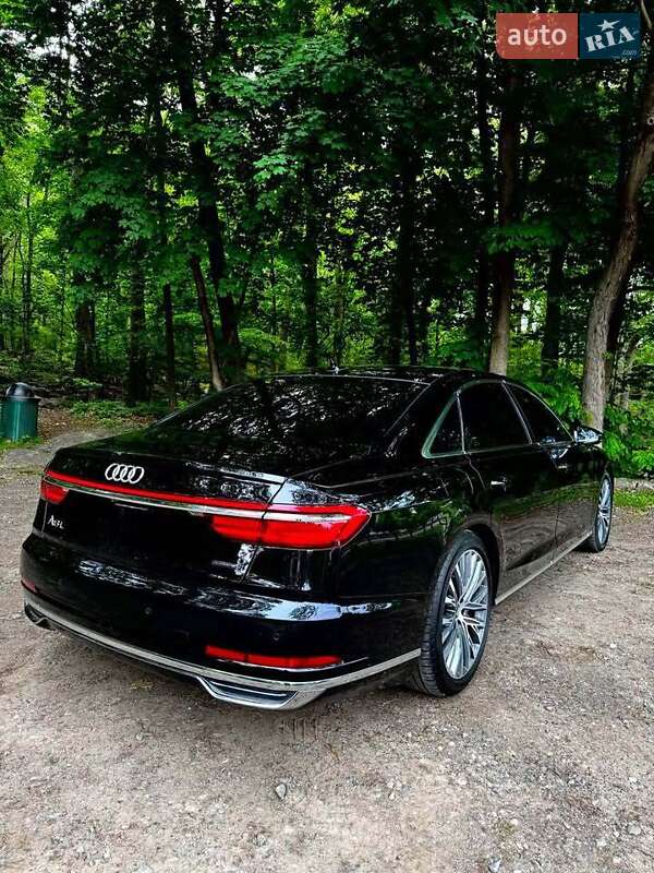 Седан Audi A8 2019 в Черновцах