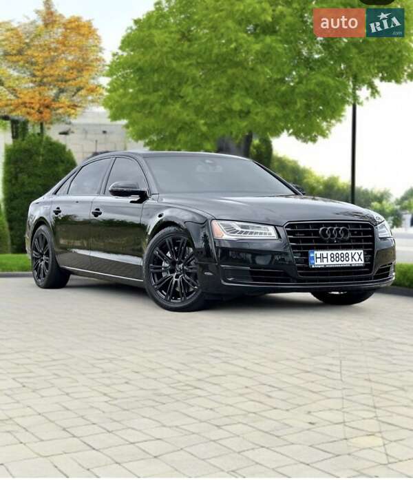 Седан Audi A8 2015 в 